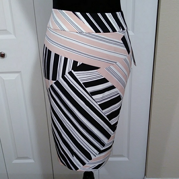 Nine West Dresses & Skirts - NWT {Nine West} skirt.